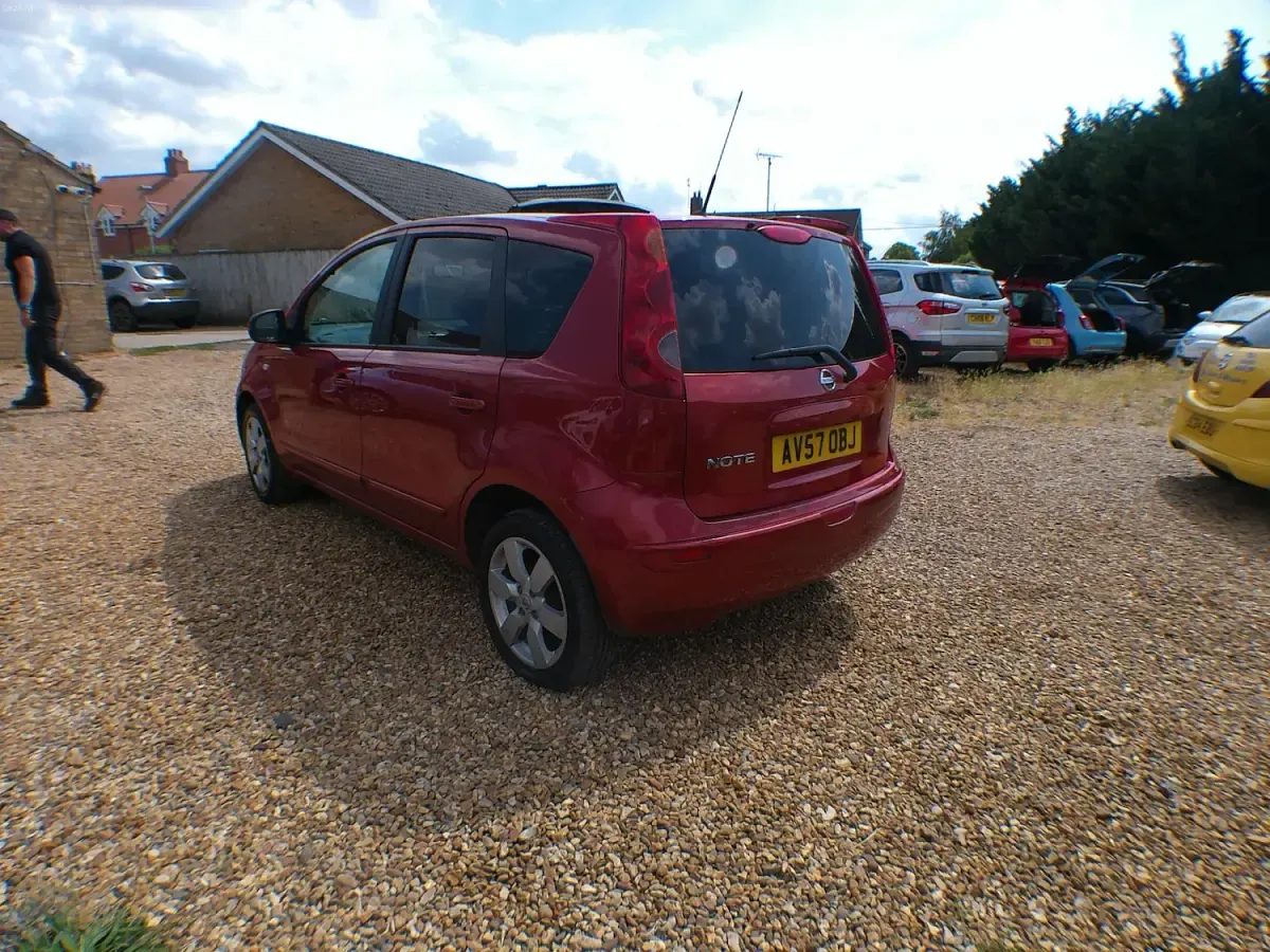 Used Nissan Note Acenta 88 HP (64 kW) 2007 Red Hatchback