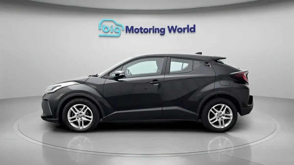 Used Toyota C-HR 122 HP (89 kW) 2023 Black SUV