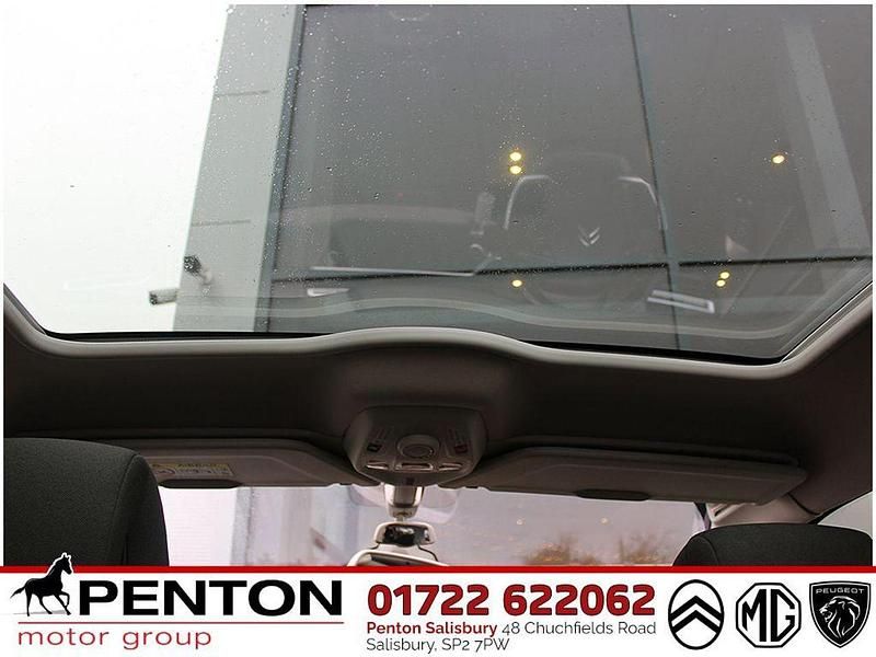 White Used 2022 Citroën C4 SpaceTourer Shine MPV | £18,790 (Fair price) - Image 1/4