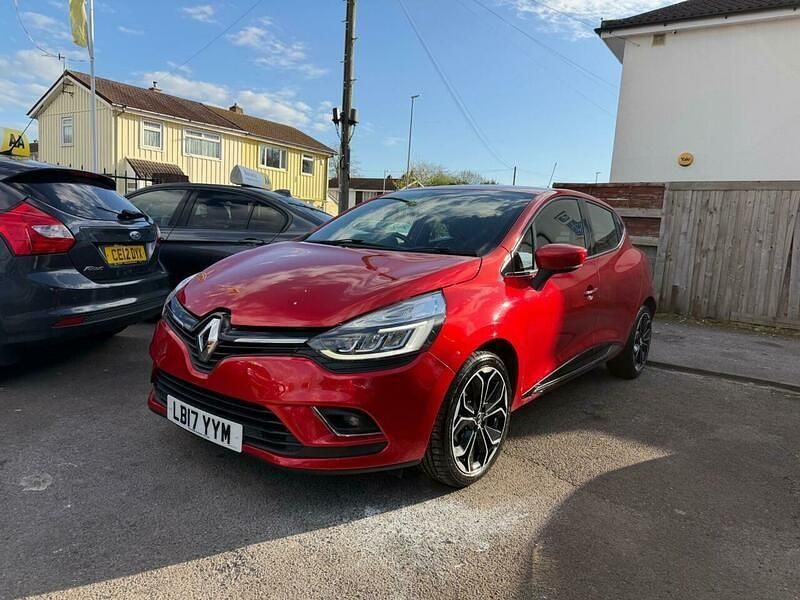 Used Renault Clio IV Dynamique 2017 Red Hatchback