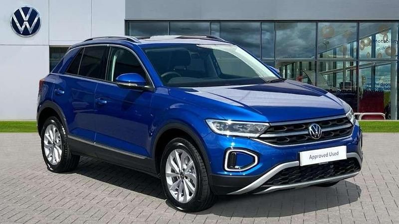 Blue Used 2025 VW T-Roc Style SUV | £32,027 (Expensive) - Image 1/4