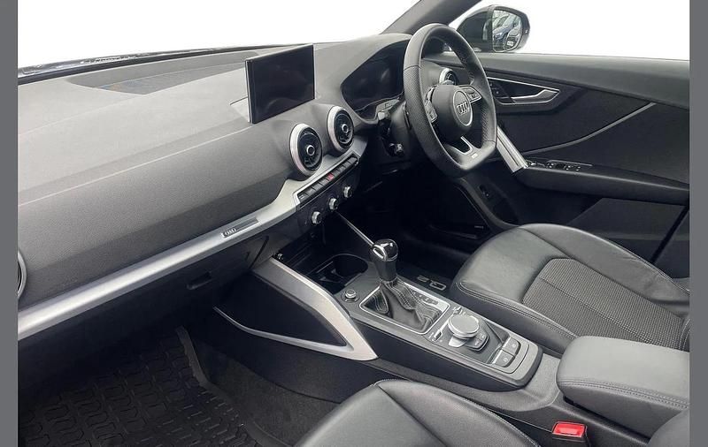 Used Audi Q2 Black Edition 147 HP (108 kW) 2023 Blue SUV