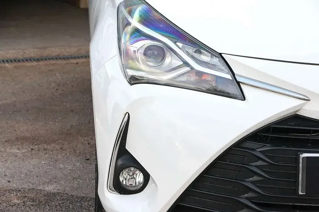 Used Toyota Yaris 109 HP (80 kW) 2019 White Hatchback