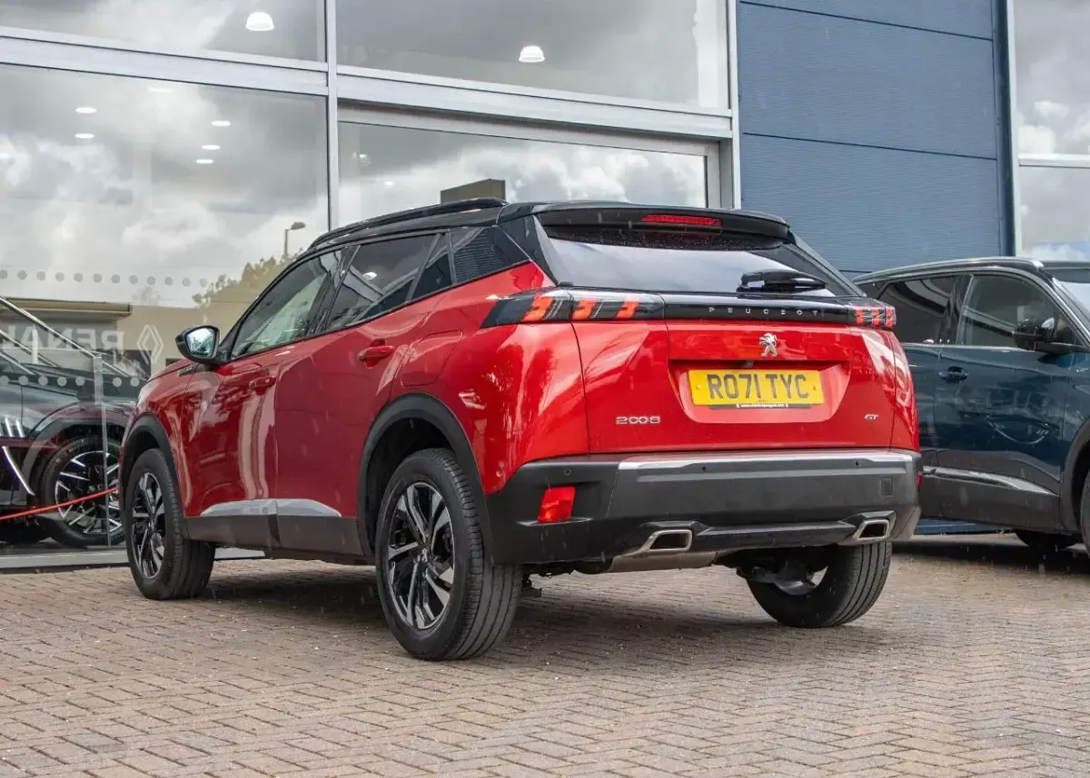 Used Peugeot 2008 GT 129 HP (94 kW) 2021 Red SUV
