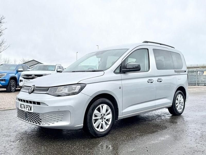 Usado VW Caddy Life 122 HP (89 kW) 2025 Prateado Monovolume