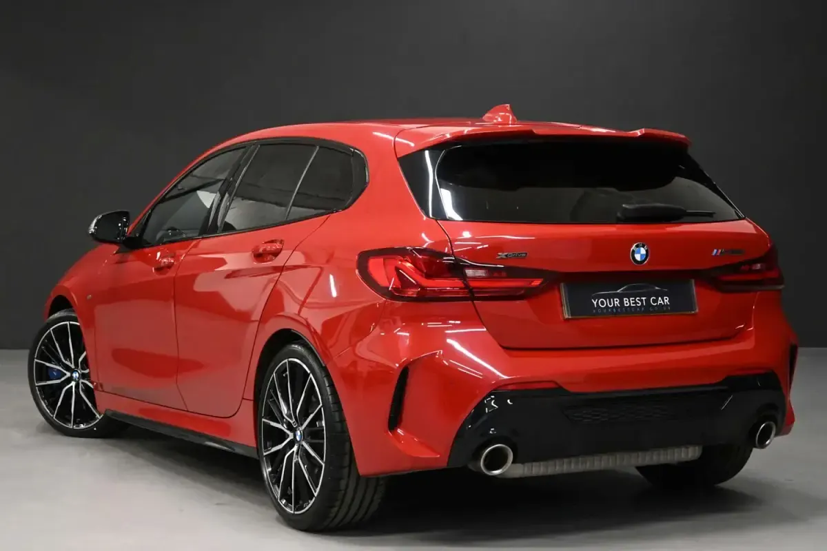 Usado BMW M135 M Sport 2023 Vermelho Citadino