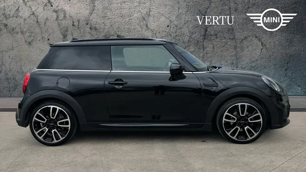 Used Mini Cooper Hatch 136 HP (100 kW) 2022 Black Hatchback