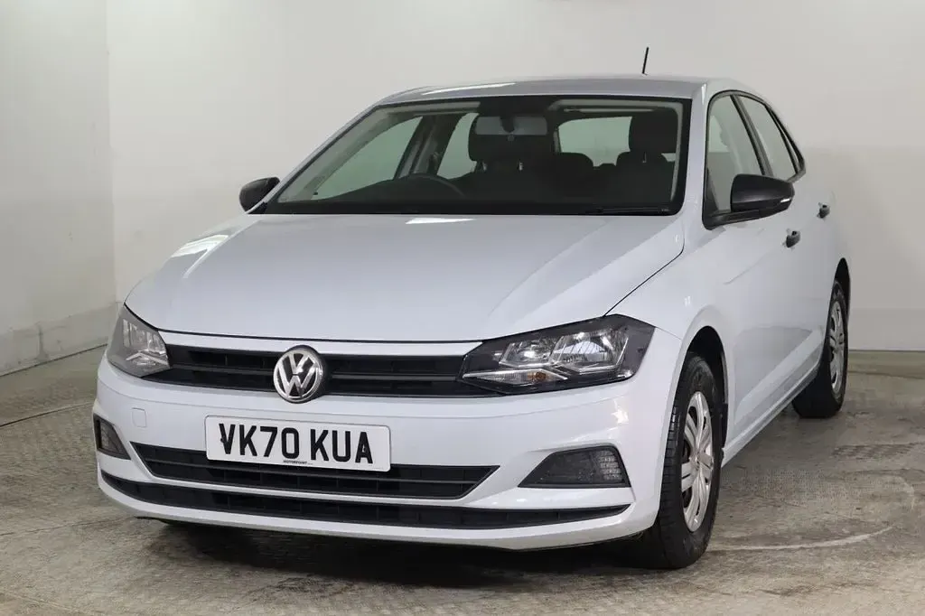 Usado VW Polo S 80 HP (58 kW) 2020 Prateado Citadino