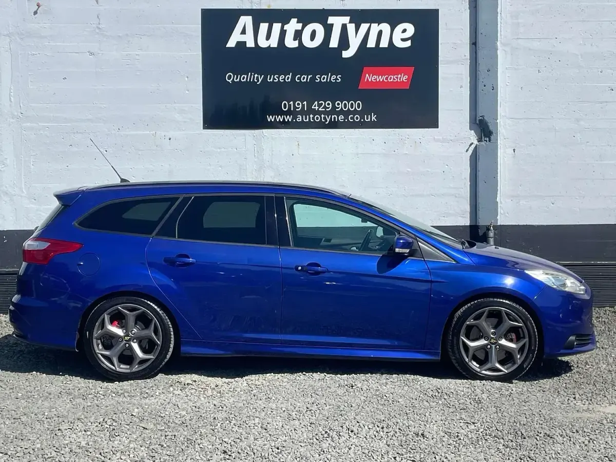 Used Ford Focus ST 250 HP (183 kW) 2012 Blue Estate