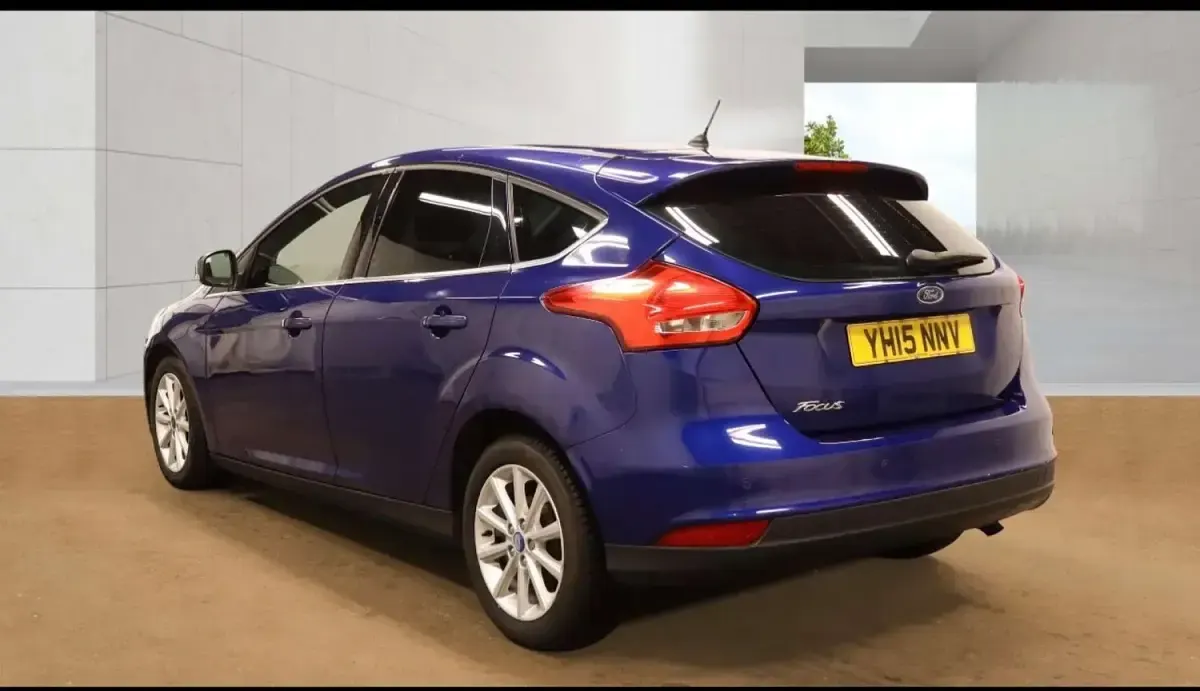 Used Ford Focus Titanium 125 HP (91 kW) 2015 Blue Hatchback
