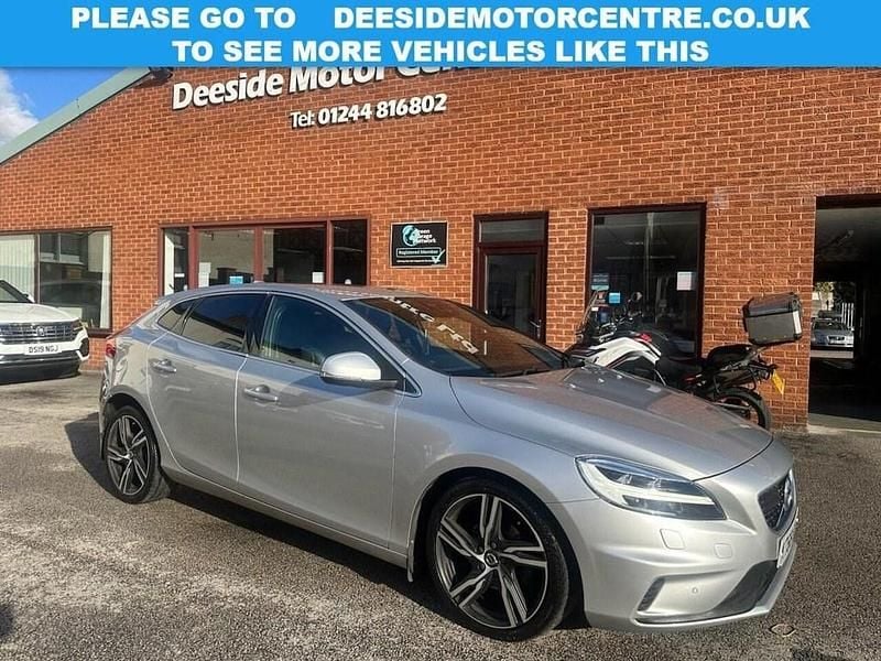Silver Used 2018 Volvo V40 R-Design Pro Estate | £10,995 (Fair price) - Image 1/3