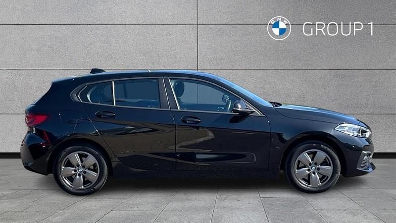Usado BMW 116 Sport Line 116 CV (85 kW) 2023 Negro Utilitario