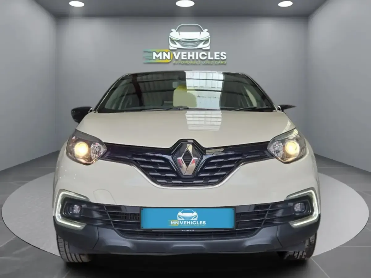 Second-hand Renault Captur Iconic 88 CP (64 kW) 2018 Bej SUV