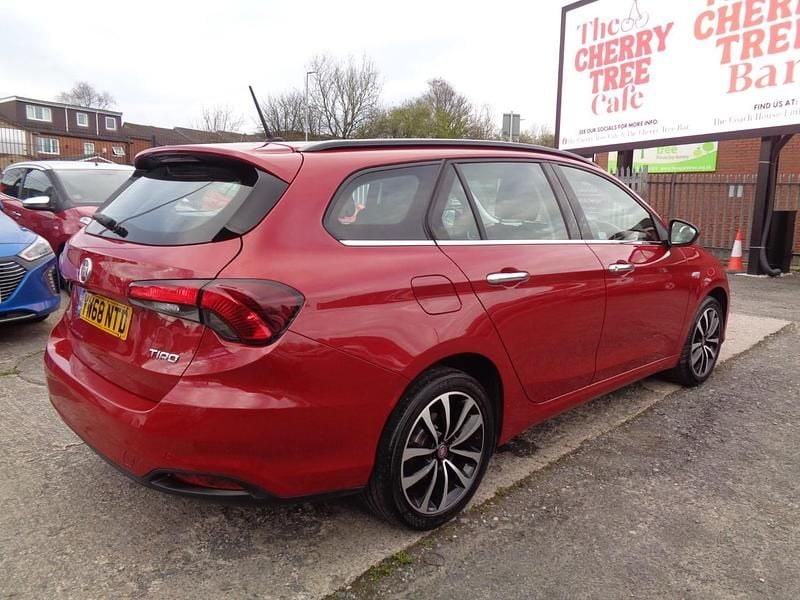 Used Fiat Tipo Lounge 120 HP (88 kW) 2019 Red Estate