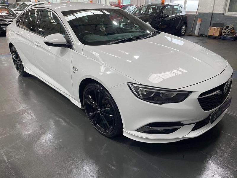 Used Vauxhall Insignia Sport 170 HP (125 kW) 2018 White Hatchback