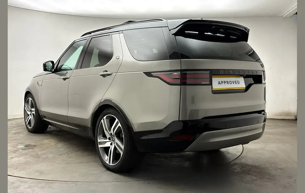Used Land Rover Discovery HSE Dynamic 344 HP (253 kW) 2025 Silver SUV