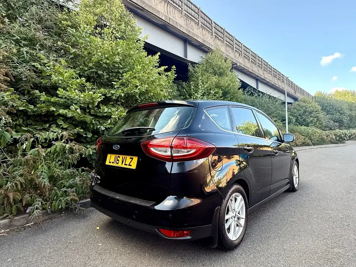 Used Ford C-MAX Zetec 2016 Black MPV