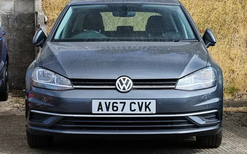 Used VW Golf VII SE 125 HP (91 kW) 2017 Hatchback