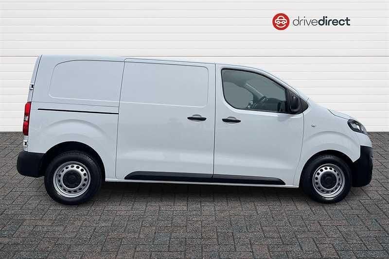 Used Vauxhall Vivaro 100 HP (73 kW) 2023 White MPV
