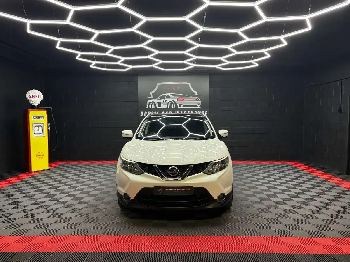 Used Nissan Qashqai Tekna 115 HP (84 kW) 2014 White SUV