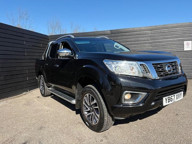 Used Nissan Navara Tekna 190 HP (139 kW) 2017 Black Pickup