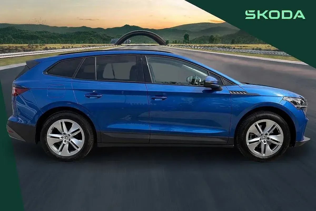 Used Skoda Enyaq iV 91 kW (125 HP) 2025 Race blue metallic SUV