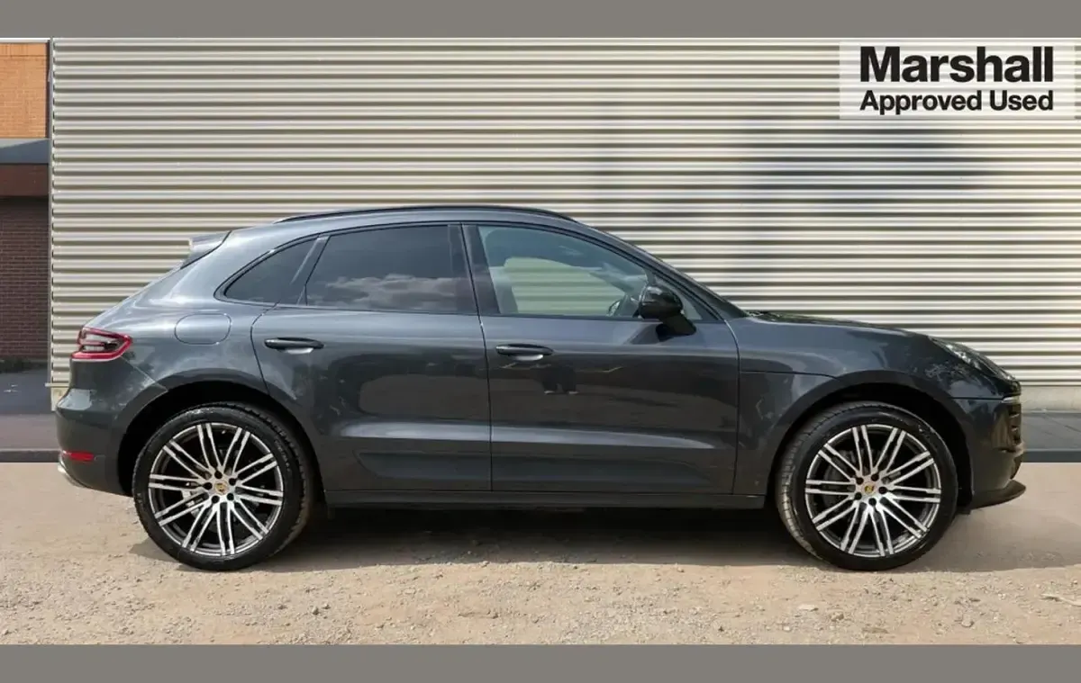 Used Porsche Macan 252 HP (185 kW) 2018 Grey SUV