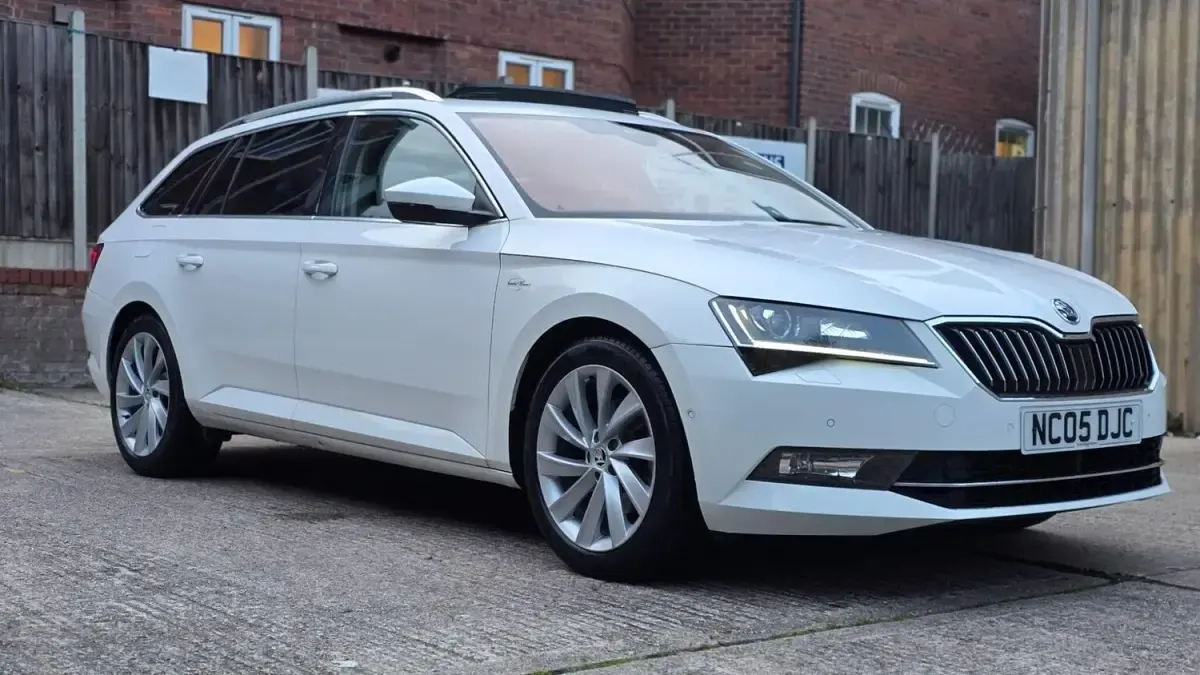 Second-hand Skoda Superb LAURIN & KLEMENT 220 CP (161 kW) 2015 Alb Break