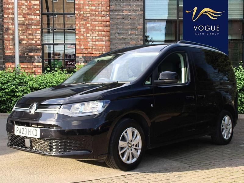 Usado VW Caddy Life 2023 Preto Monovolume
