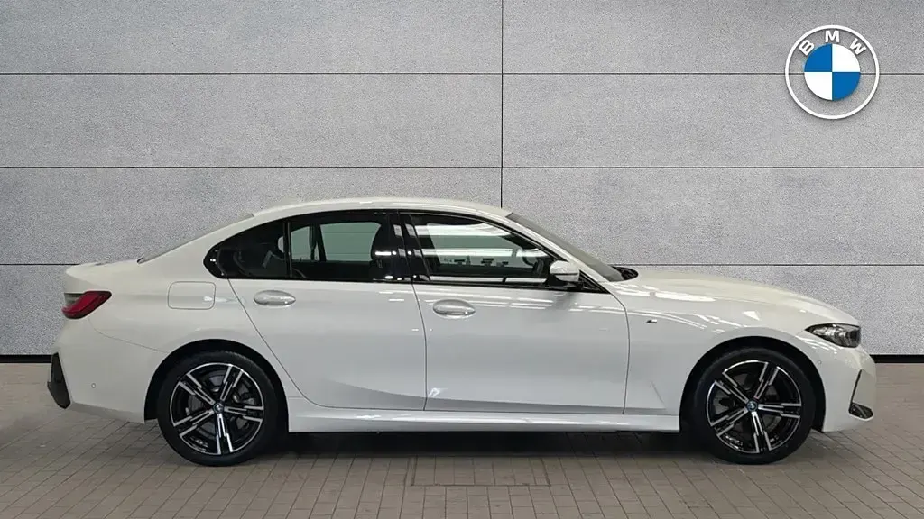 Usado BMW 330e M Sport 288 HP (211 kW) 2024 Branco Sedan