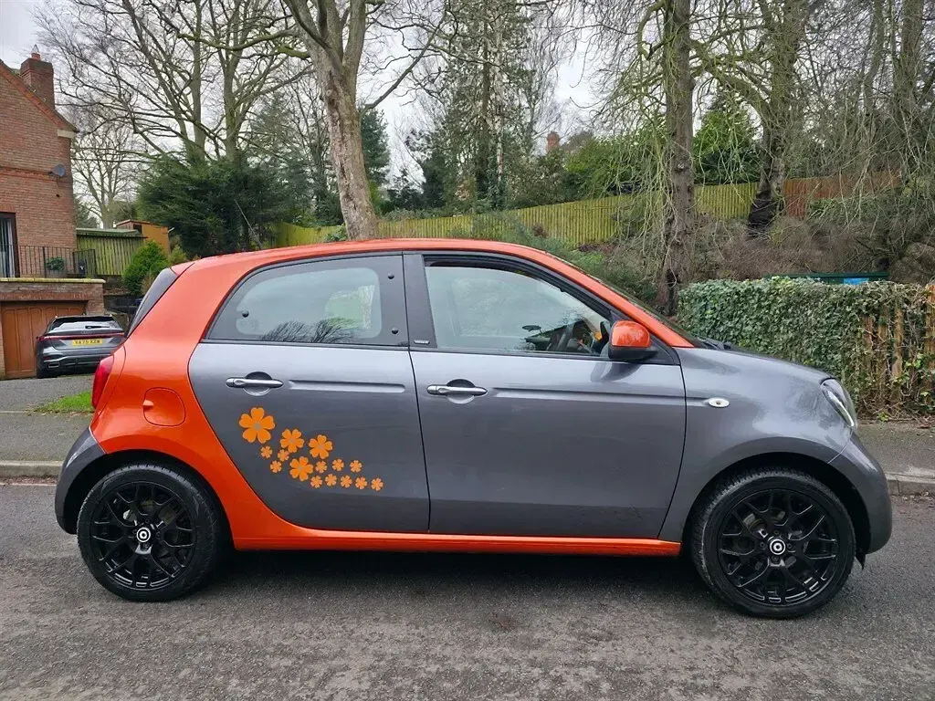 Used Smart ForFour Edition #1 90 HP (66 kW) 2016 Grey Hatchback