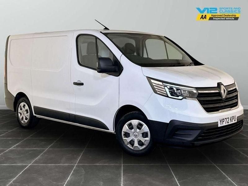 White Used 2022 Renault Trafic Business MPV | £11,995 (Super price) - Image 1/2