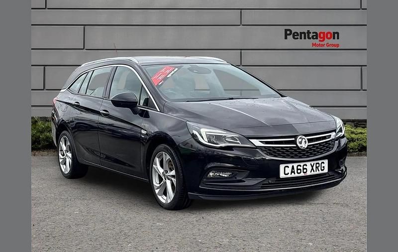 Used Vauxhall Astra SRi 108 HP (79 kW) 2017 Black Estate