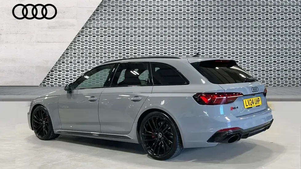 Used Audi RS4 Comfort 450 HP (330 kW) 2024 Grey Estate