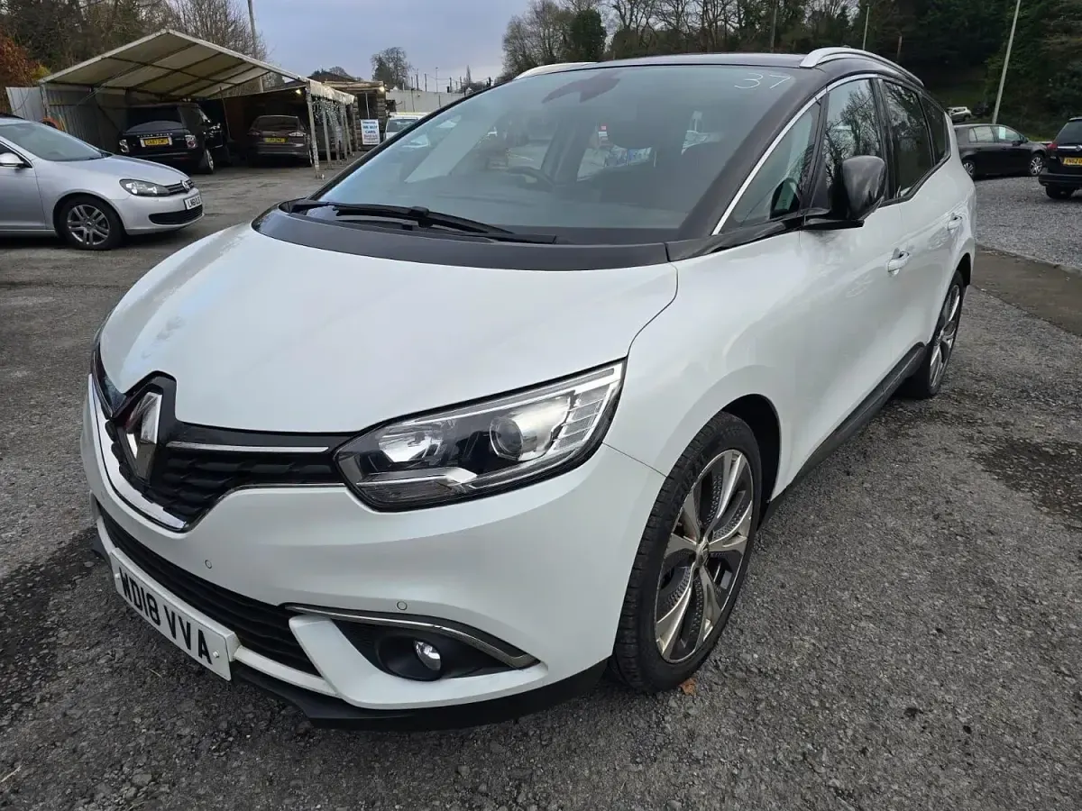 Used Renault Grand Scénic IV Dynamique 2018 White/black MPV