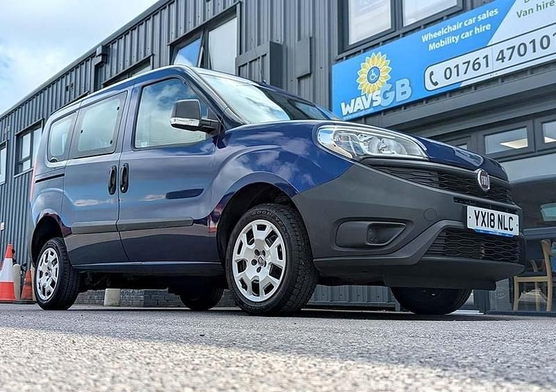 Used Fiat Doblò Pop 95 HP (69 kW) 2018 Blue MPV