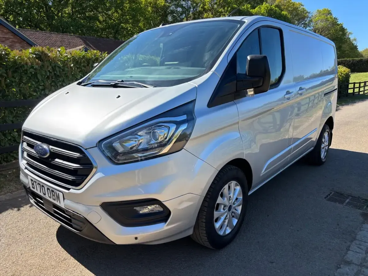 Used Ford Transit Custom Limited 130 HP (95 kW) 2020 Silver Van