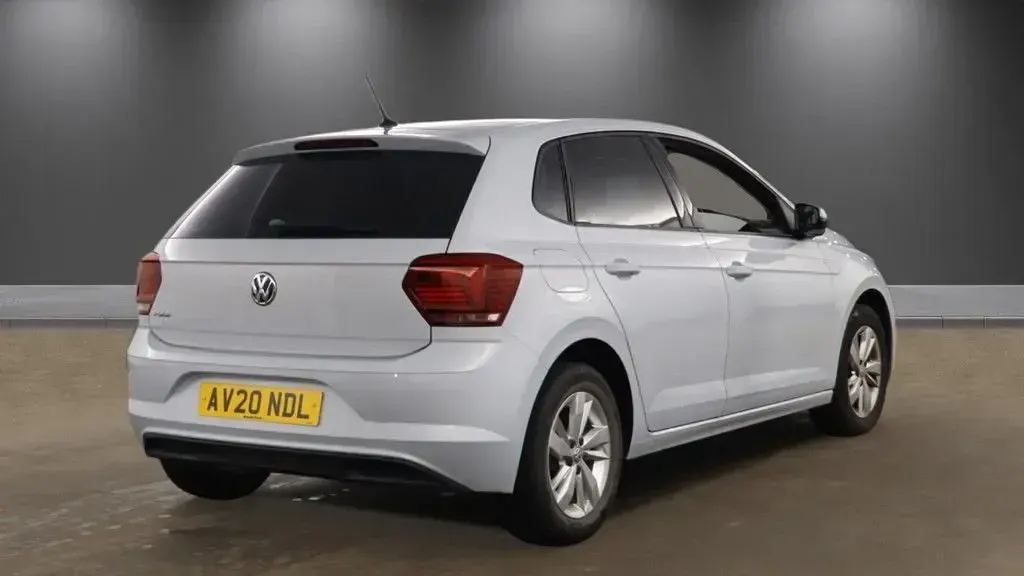 Used VW Polo SE 80 HP (58 kW) 2020 Silver Hatchback