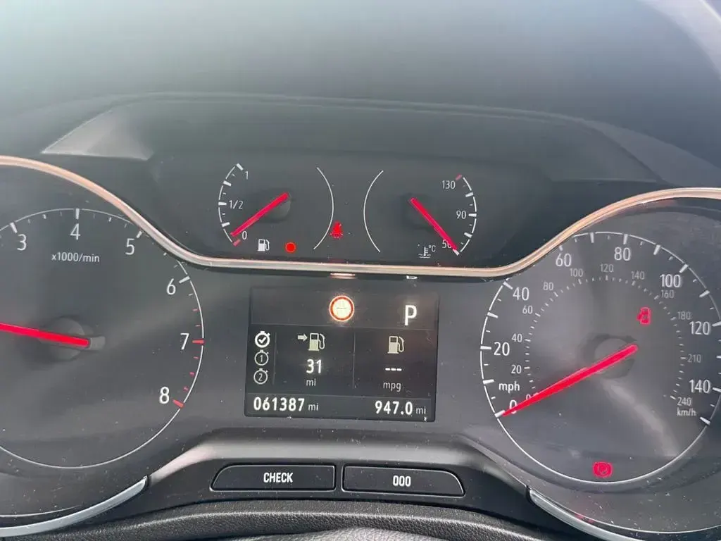 Used Vauxhall Crossland X S 110 HP (80 kW) 2019 Blue SUV