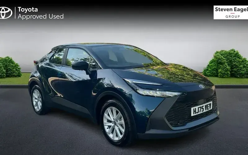 Used Toyota C-HR 140 HP (102 kW) 2025 SUV