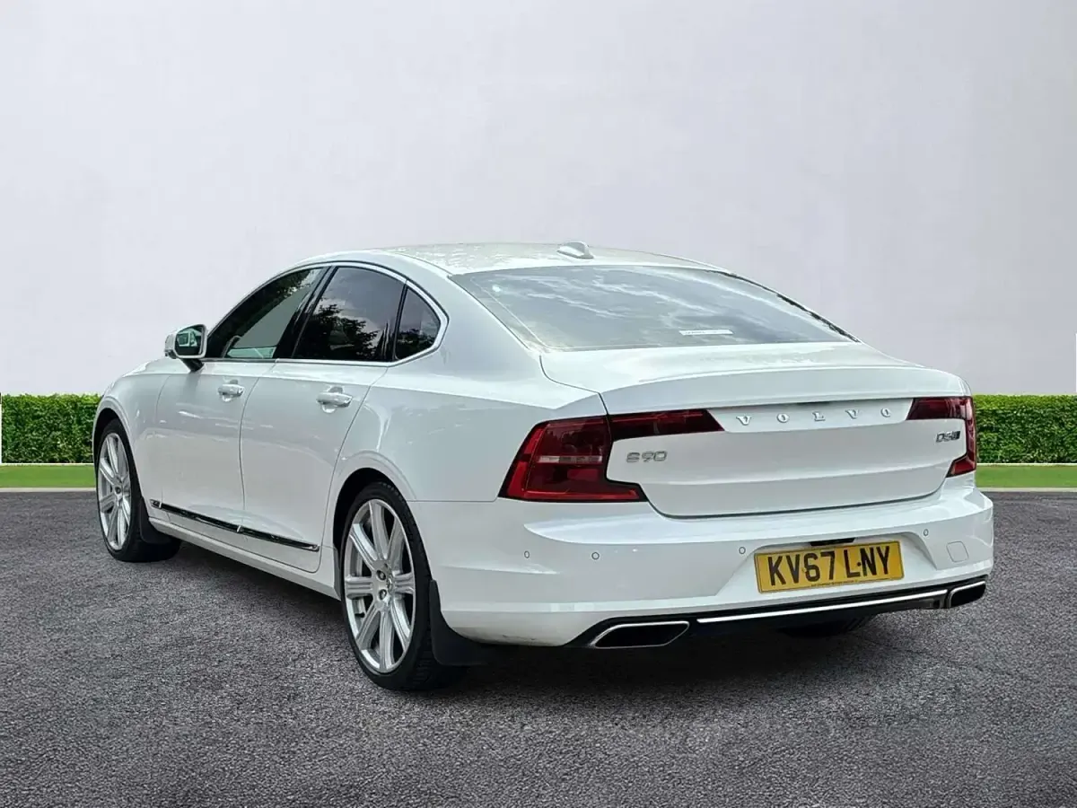 Used Volvo S90 Inscription 235 HP (172 kW) 2017 White Sedan
