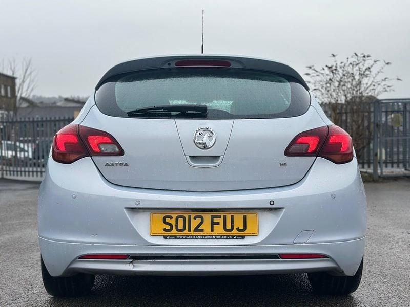 Used Vauxhall Astra SRi 2012 White Hatchback