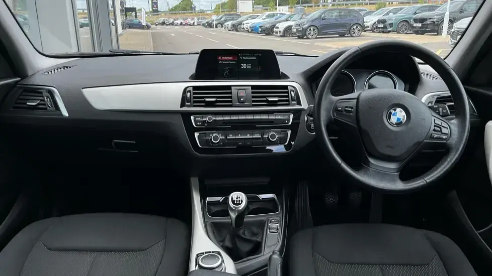 Used BMW 118 Comfort Edition 134 HP (98 kW) 2018 White Hatchback