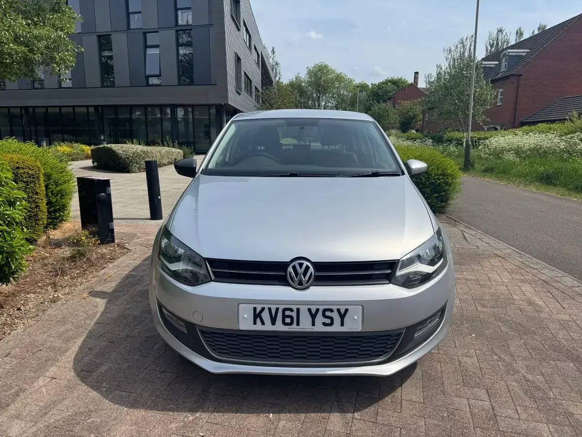 Used VW Polo SEL 90 HP (66 kW) 2011 Silver Hatchback