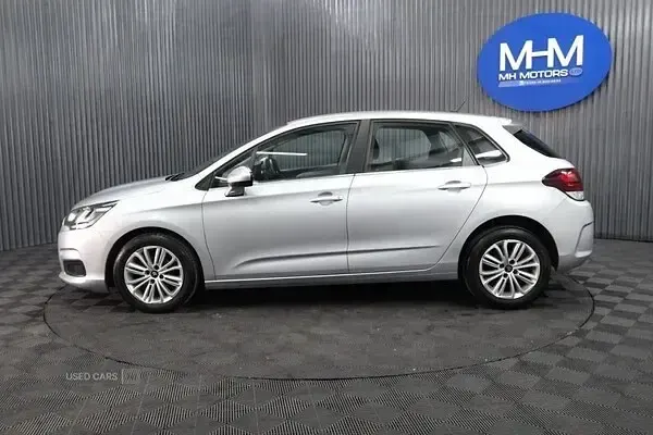 Used Citroën C4 Feel 100 HP (73 kW) 2015 Silver Hatchback