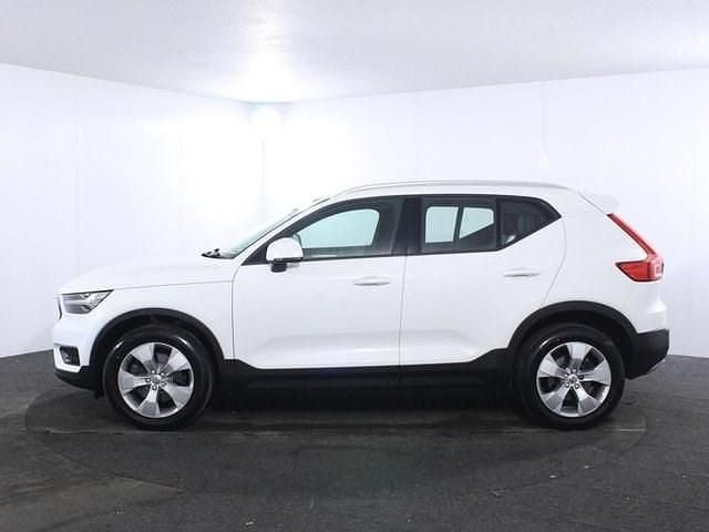 Second-hand Volvo XC40 Momentum 190 CP (139 kW) 2018 Alb SUV