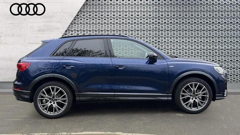 Używany Audi Q3 Black Edition 150 KM (110 kW) 2025 Niebieski SUV