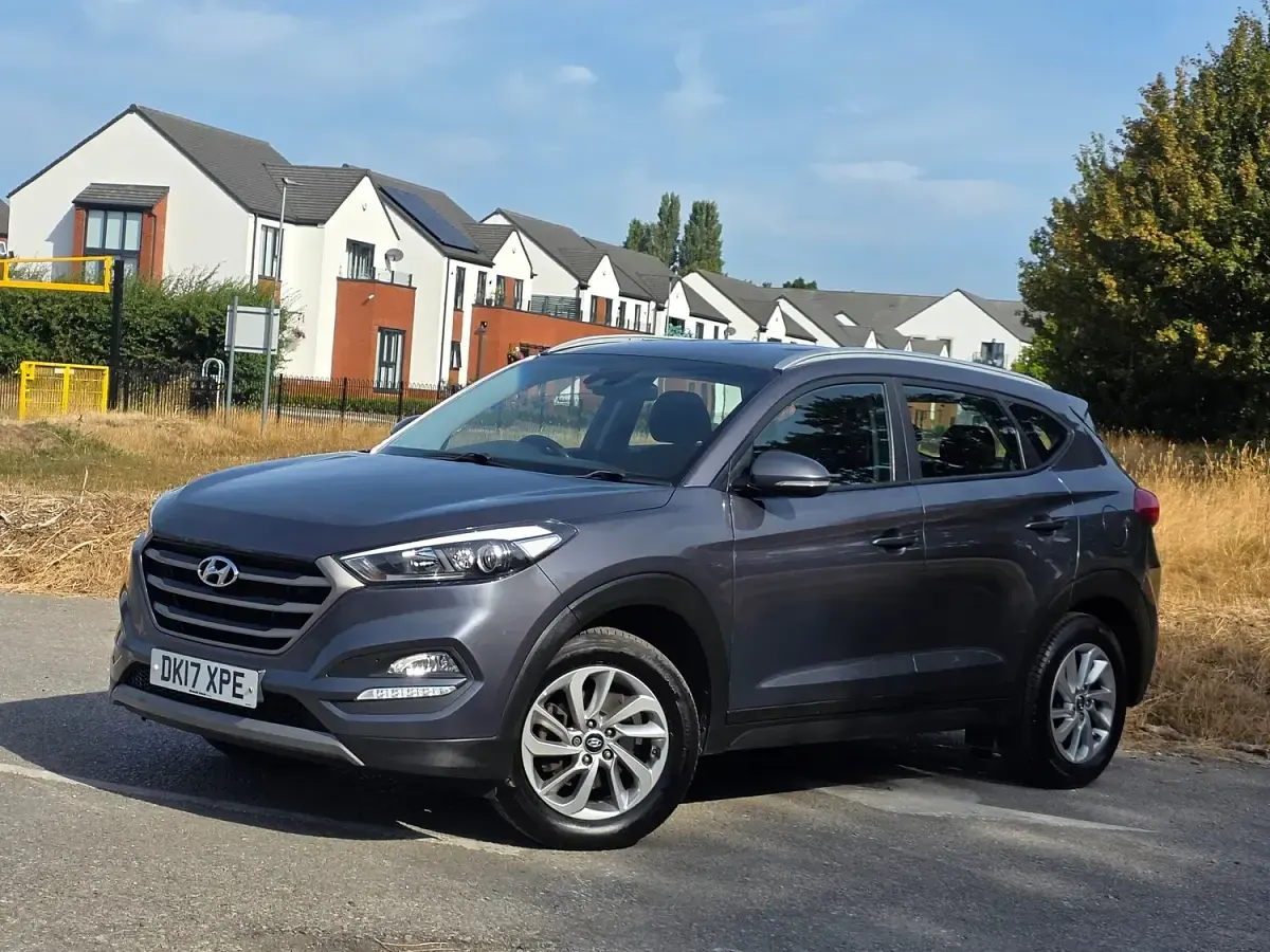 Used Hyundai Tucson SE 116 HP (85 kW) 2017 Grey SUV