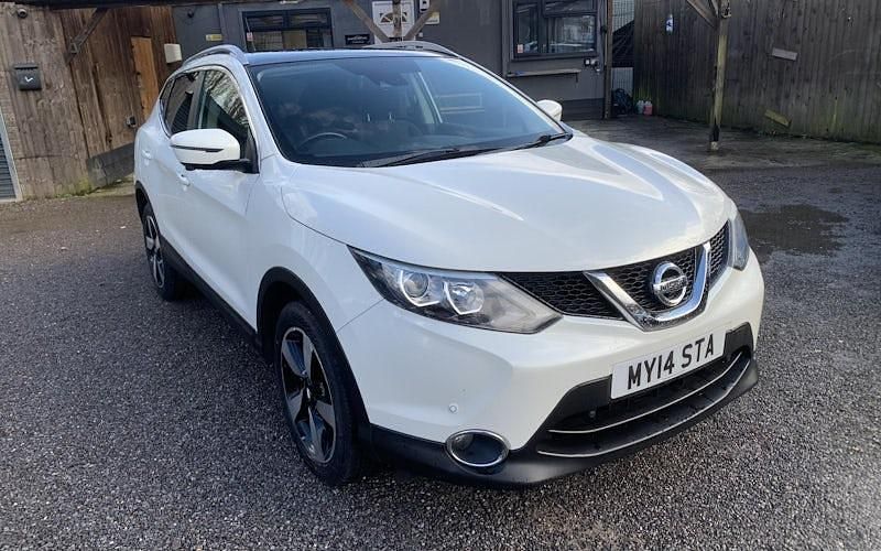 Used Nissan Qashqai N-Connecta 110 HP (80 kW) 2017 White SUV