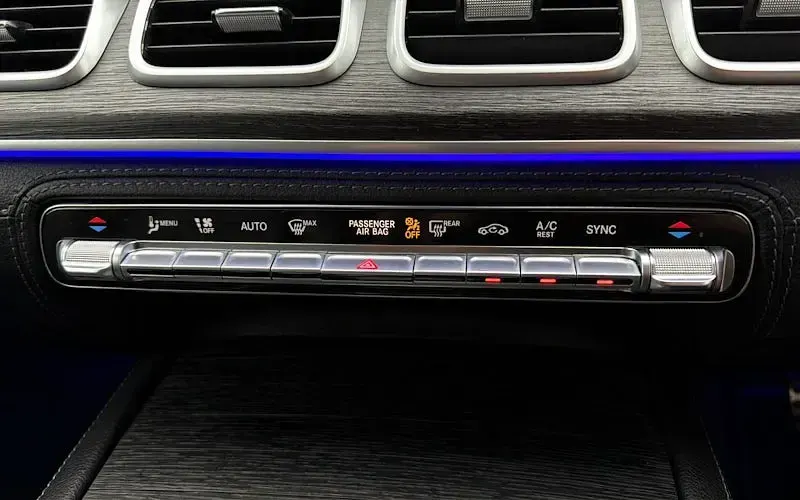 Used Mercedes GLE300 AMG line 272 HP (200 kW) 2022 Blue SUV